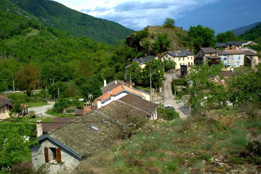 Maison Au Coeur Des Pyrenees Perles-et-Castelet Exteriör bild